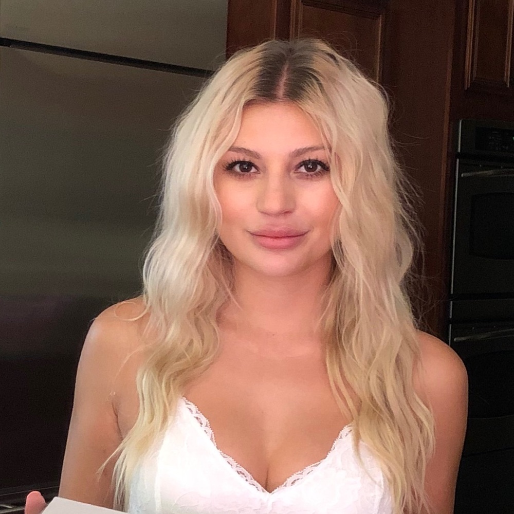 Meet your Posher, Maria